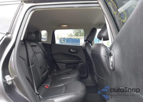 2019 Jeep Compass Limited 4X4 z USA, uszkodzony, nr VIN 3C4NJDCBXKT747585